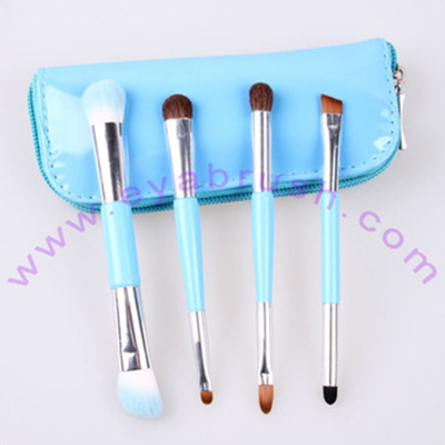 Cọ trang điểm lông nylon được khuyên dùng cho việc trang điểm